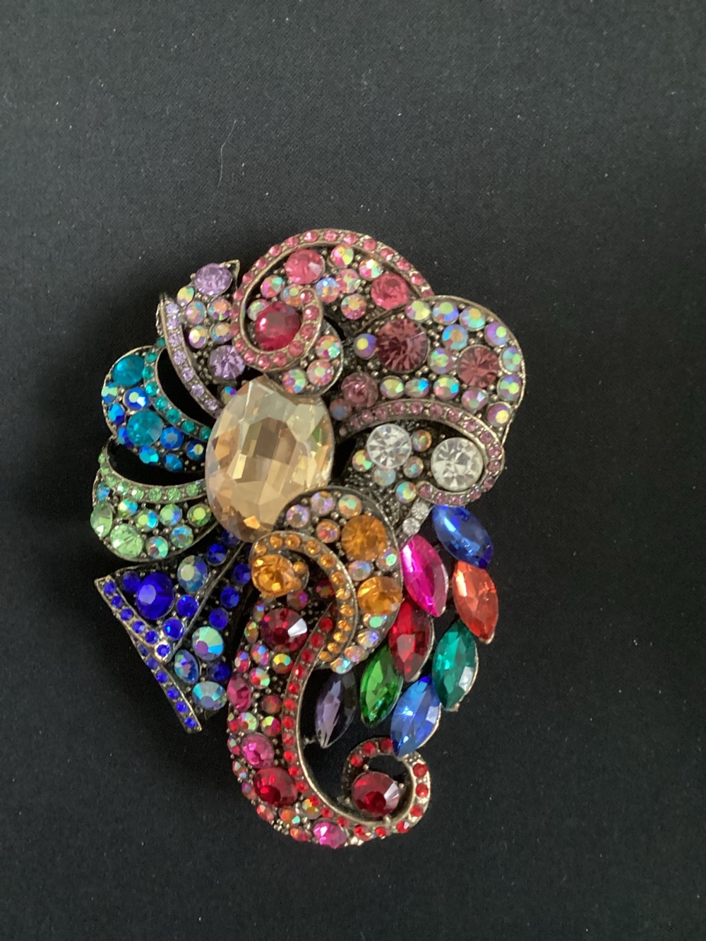 Vintage-Inspired Floral Metal Brooch in Antique Bronze